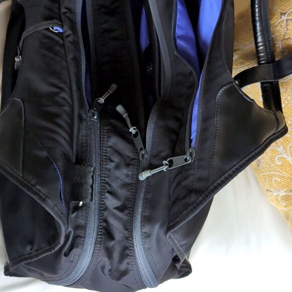 ATHLETA Spring Tote/ Weekender/Carryall - Picture 5 of 10